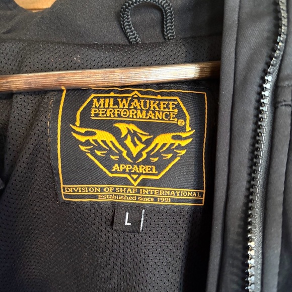 Milwaukee Performance Women's Soft Shell - Picture 2 of 3